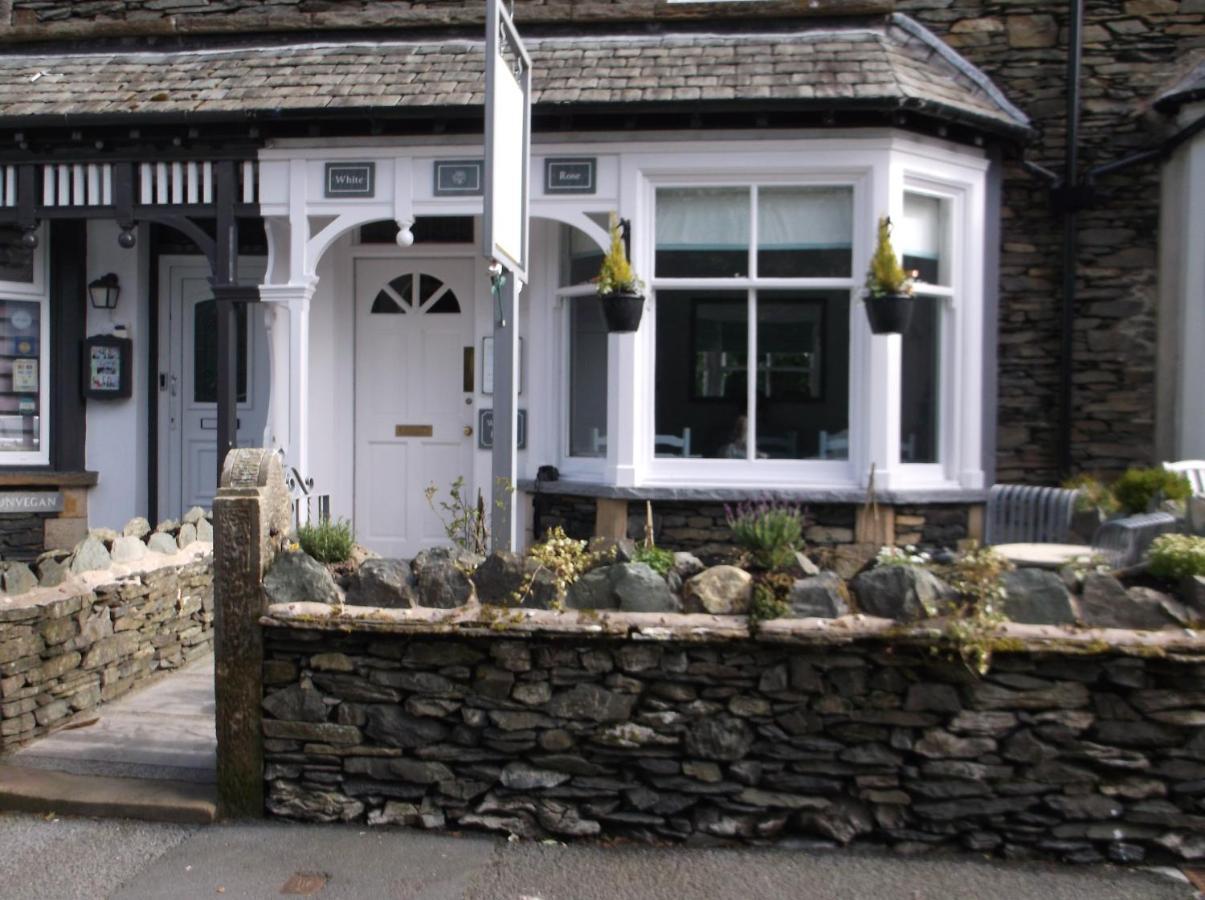 White Rose Hotel Windermere Bagian luar foto