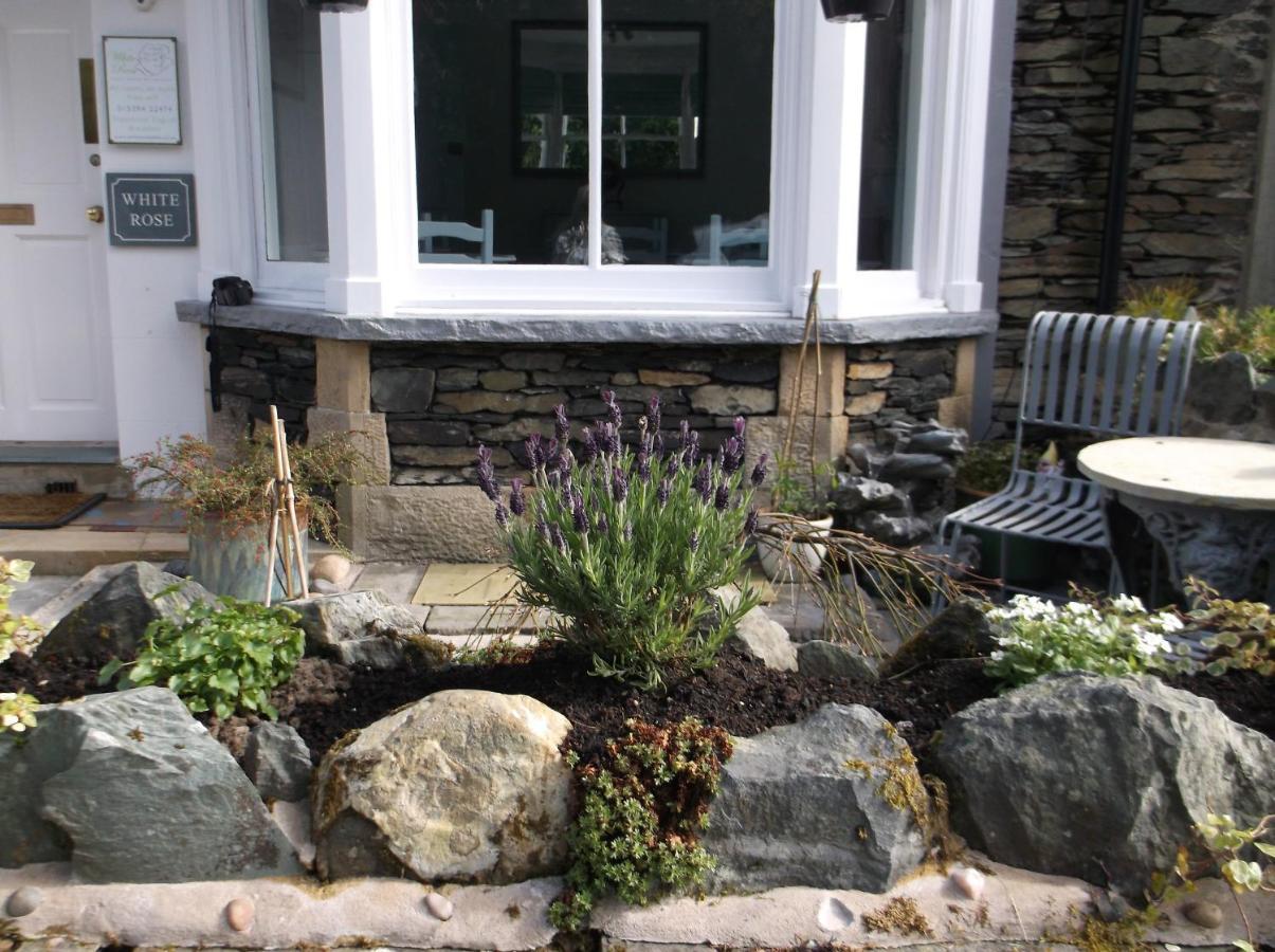 White Rose Hotel Windermere Bagian luar foto