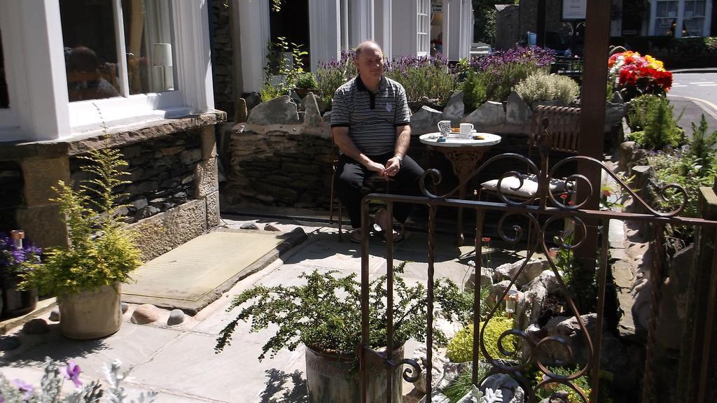 White Rose Hotel Windermere Bagian luar foto