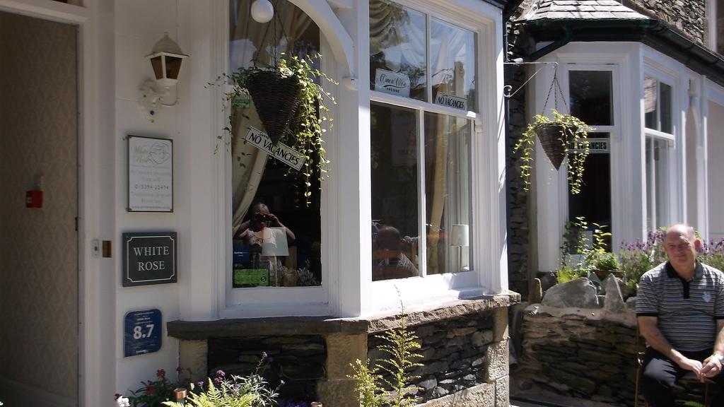 White Rose Hotel Windermere Bagian luar foto